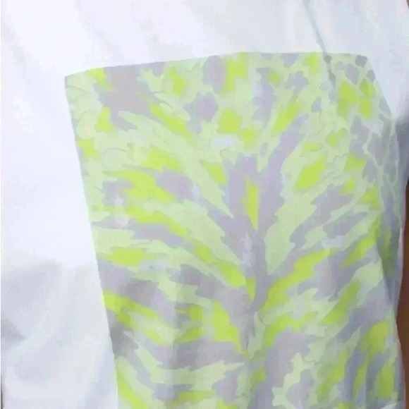 Lululemon Muscle Hustle Tee
White / Green 8 - Picture 4 of 11